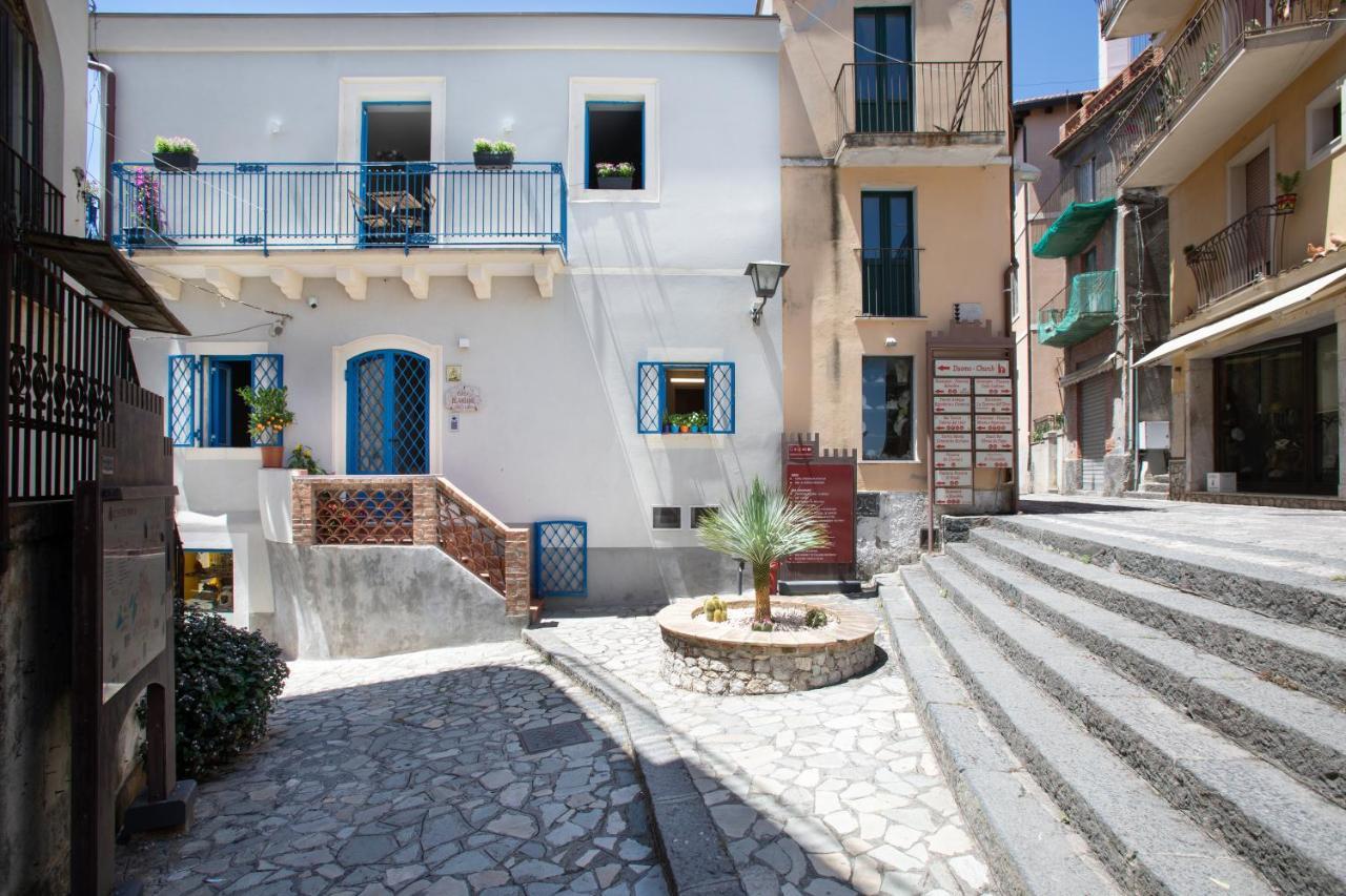 Casa Blandano B&B คาสเตลโมลา ภายนอก รูปภาพ