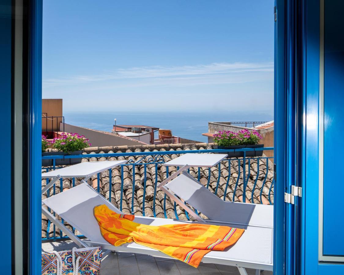 Casa Blandano B&B คาสเตลโมลา ภายนอก รูปภาพ