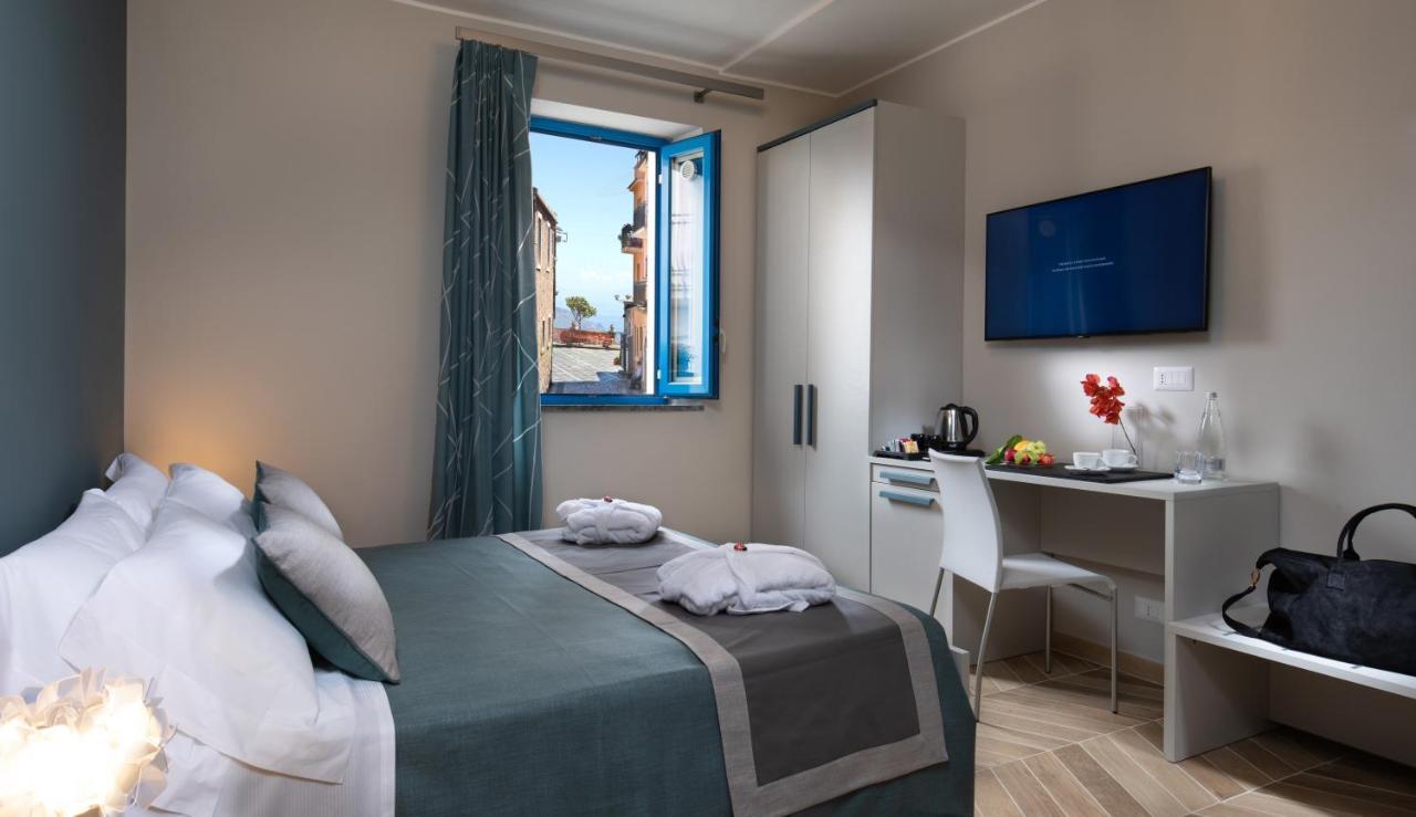 Casa Blandano B&B คาสเตลโมลา ภายนอก รูปภาพ